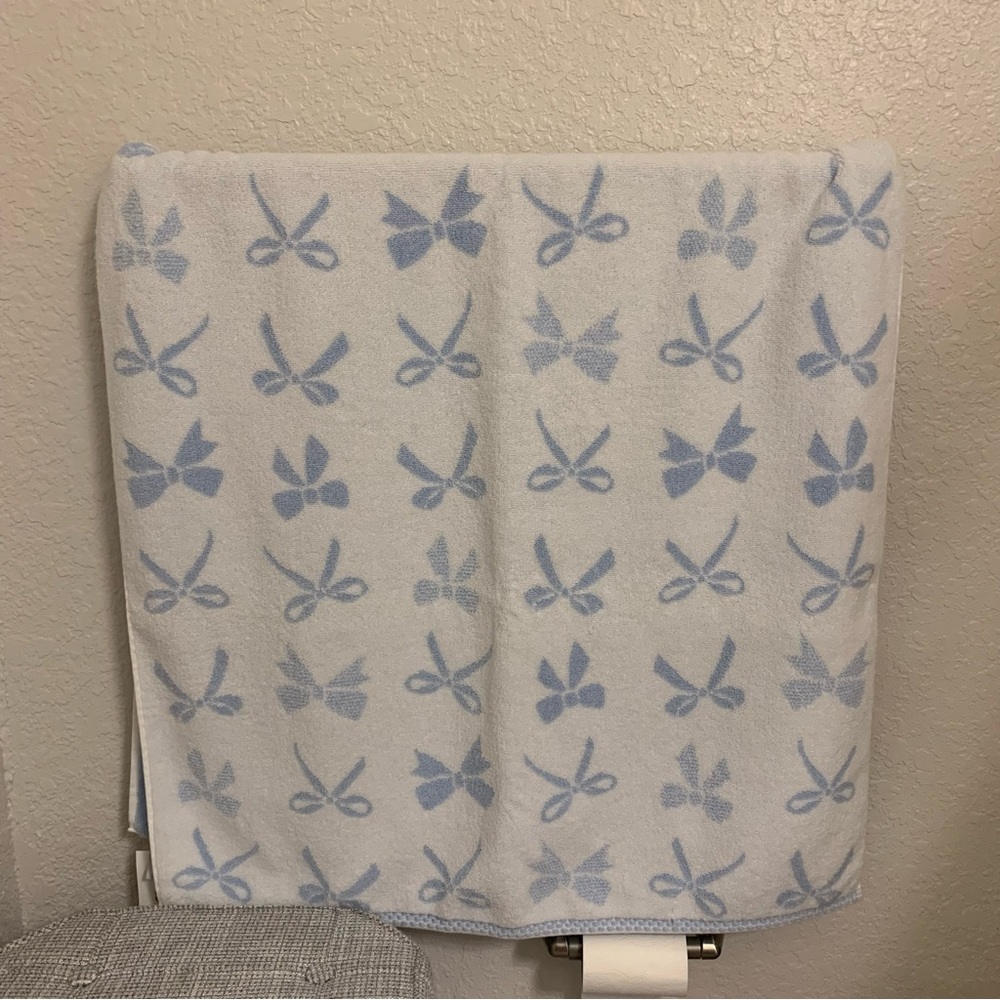 Blue Bow Ribbon Pattern Bath Towel